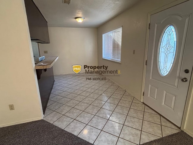 Photo - 2 Bedroom House Available Now for $1900!