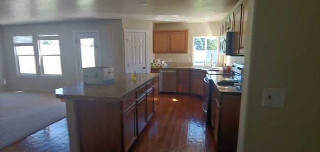 Photo - 3170 N Lancer Ave