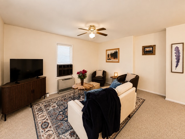 528 N Black Ave