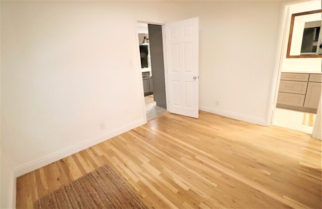 Photo - 1230 N Hollywood Way Unit A