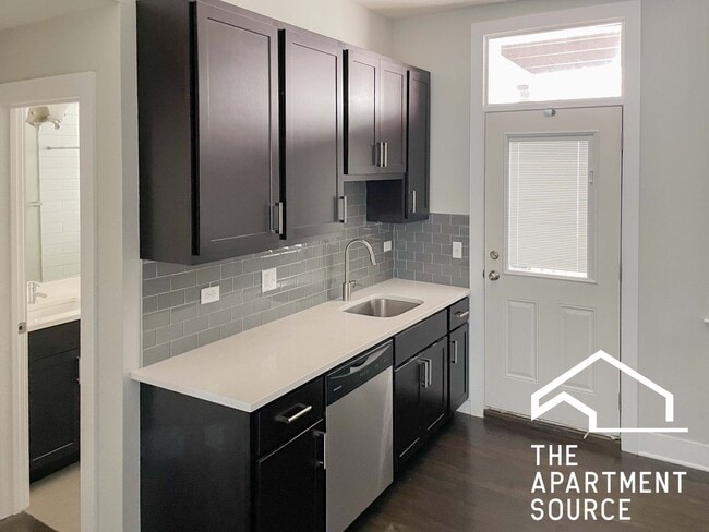 Photo - 1952 W Nelson St Unit 3E