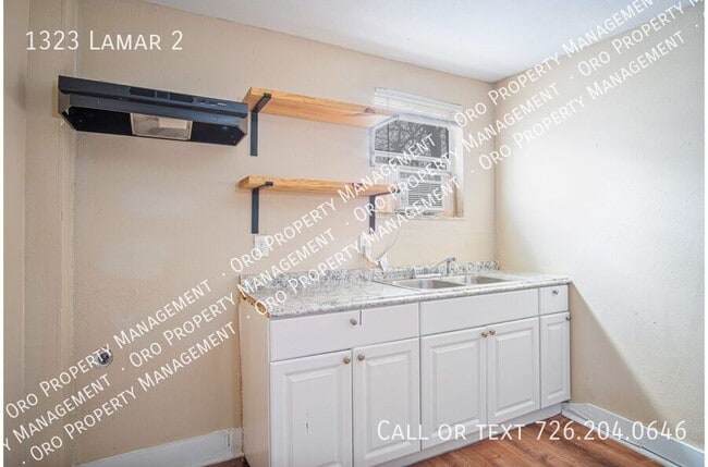 Photo - 1323 Lamar St