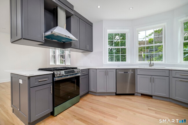 1911 Summer St Unit 2