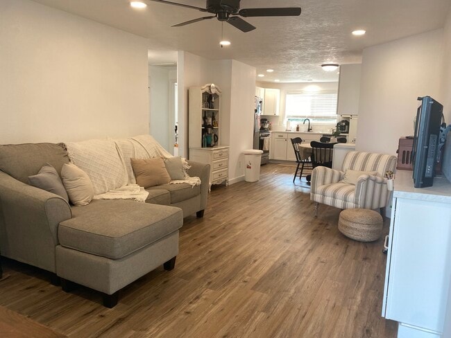 Building Photo - 3724 Tudor Way SE Unit 3724 Rental