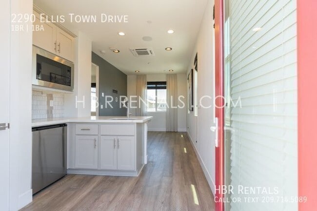 Photo - 2290 Ellis Town Dr