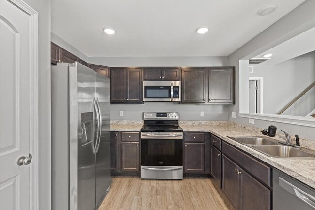 Photo - 253 Skaggs Blvd