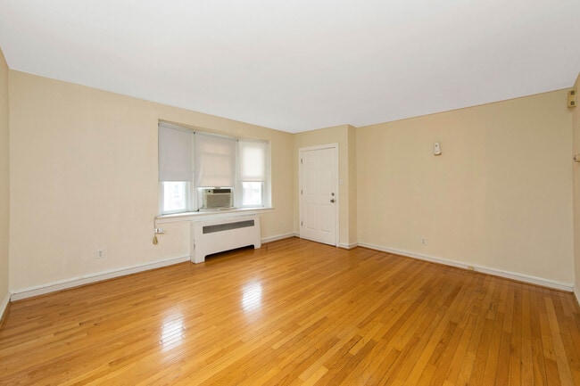 Photo - 5950 Bennington St Unidad 2nd Floor