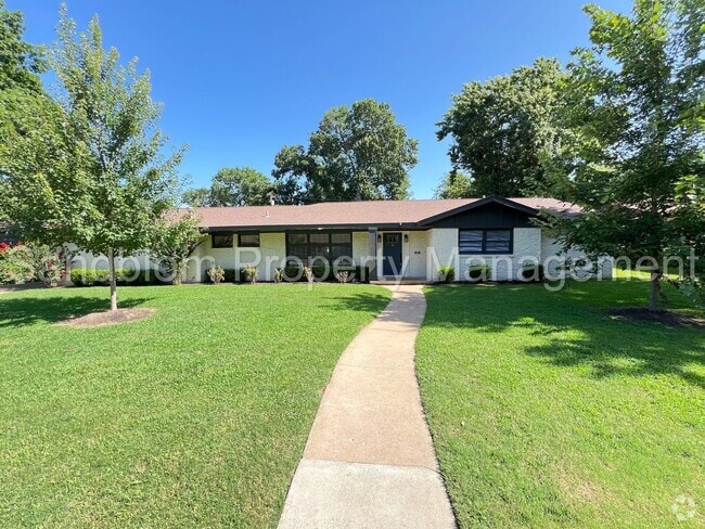Building Photo - FOR LEASE | Mid-town Tulsa | Available Now! Rental