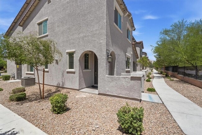 Photo - 6510 Silver Estates St
