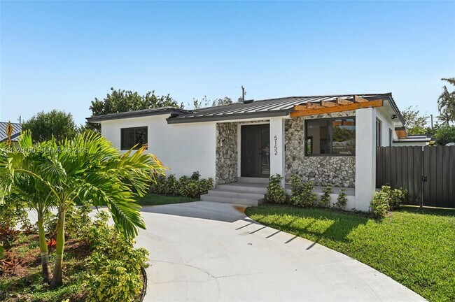 Photo - 5152 SW 6th St