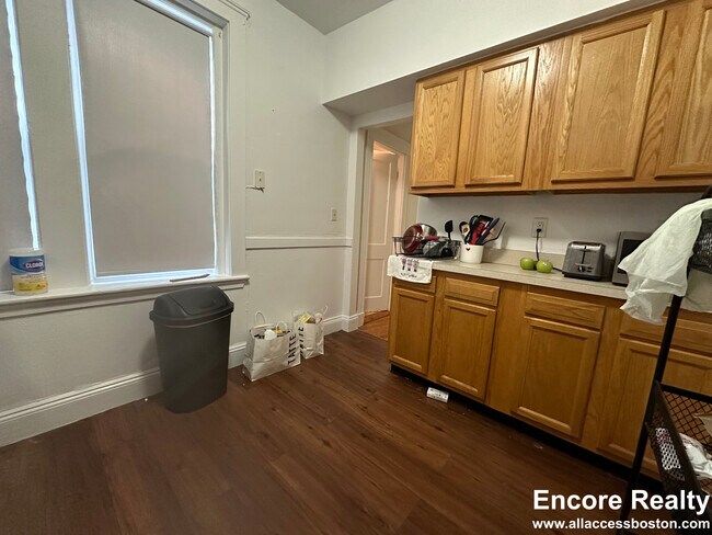 Photo - 127 Sutherland Rd Unit L