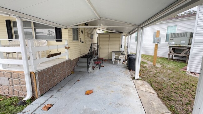 Photo - Beautiful 2 bedroom 2 bath mobile home for rent in 55+ community in south Tampa