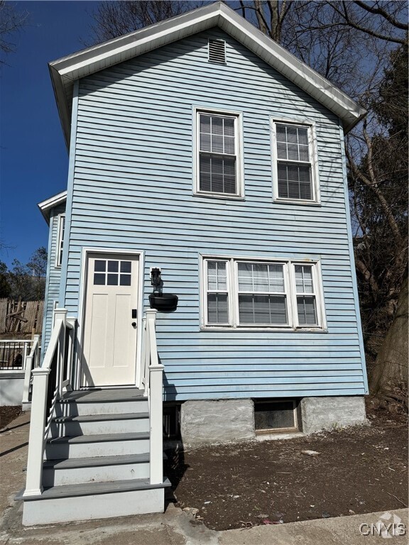 Building Photo - 111 Henderson St Rental