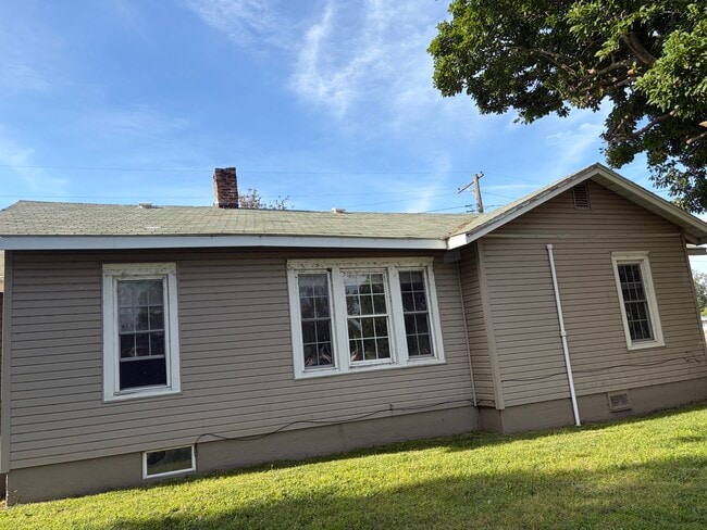 Photo - 301 S Walnut St