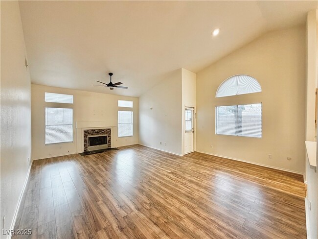 Photo - 1725 Navarre Ln