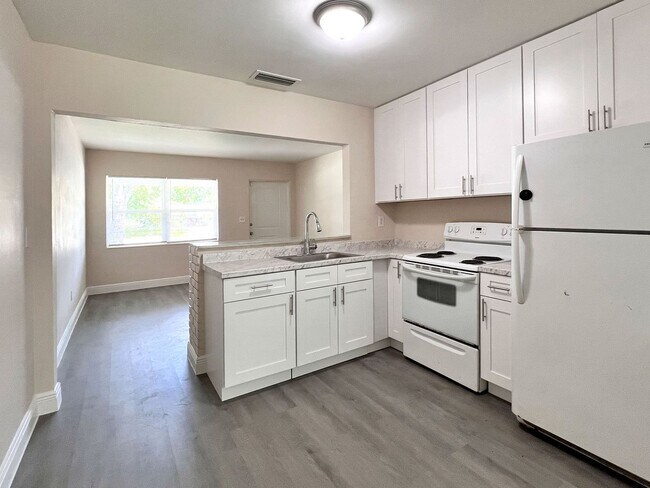 Photo - 503 Ave H SE Unit 503 1/2