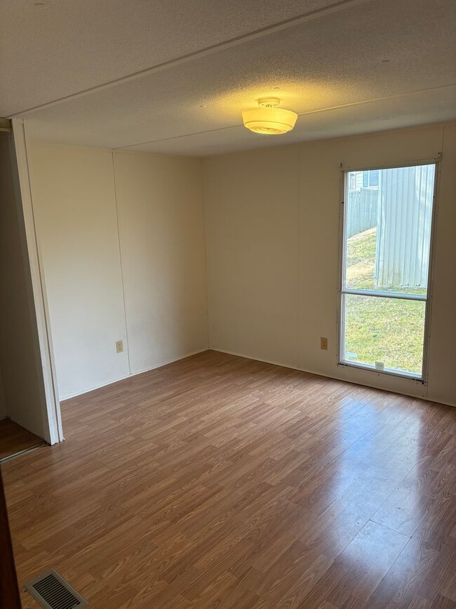 Photo - 2 Bedroom 1 Bath Mobile Home