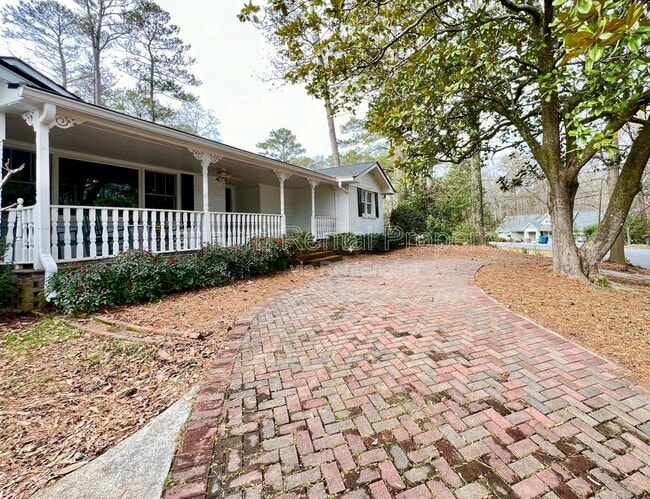 Photo - 3604 Lee St SE