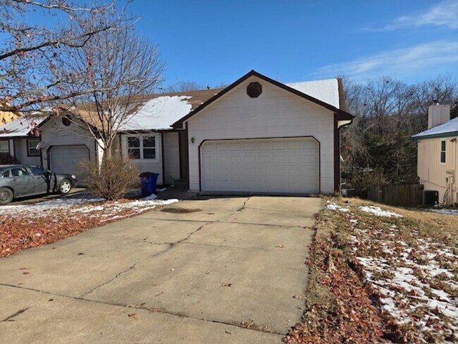 8307 Woodson Dr
