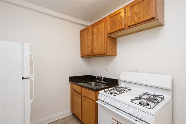 6238 S Western