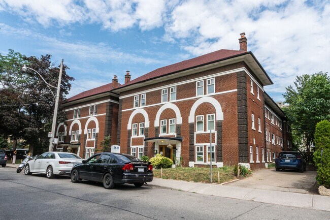 Photo - 28 Balmoral Ave