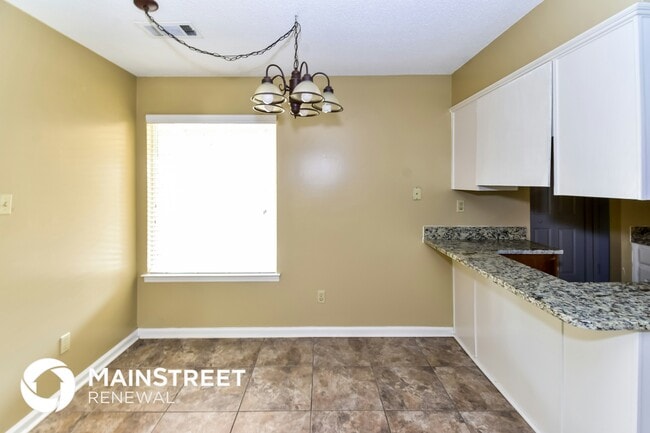 Photo - 1677 Ranmar Dr