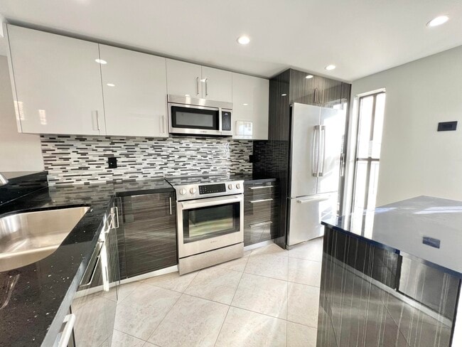 Photo - 17 Royal Palm Way Unit 503