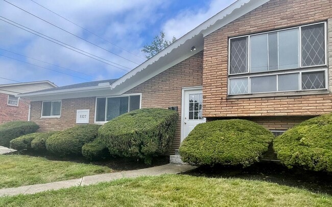 Photo - 3327-3233 Roosevelt Boulevard Multi Unit Unit 3329 Roosevelt Blvd.