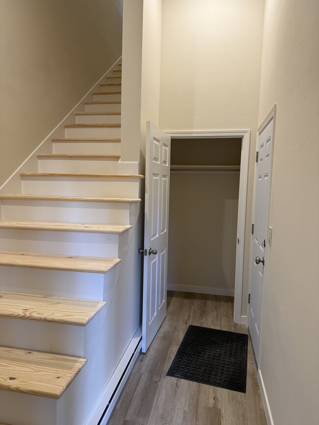 Photo - 1020 Springhill Rd Unit 2bedroom apartment