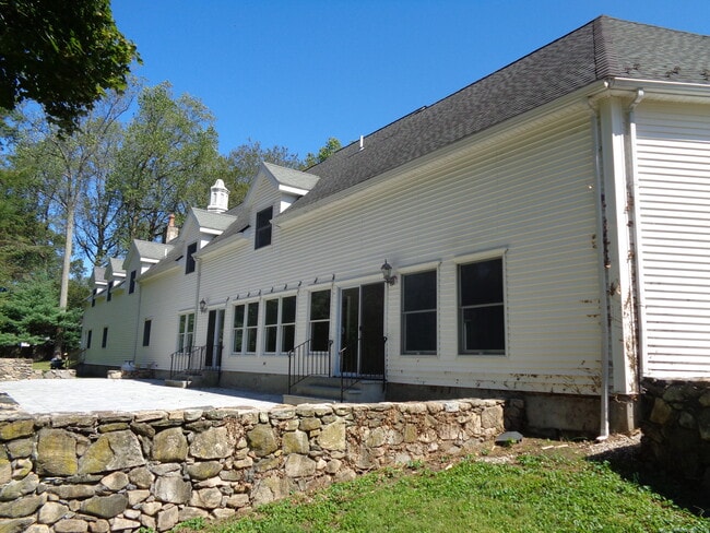 Photo - 531 Hollow Tree Ridge Rd