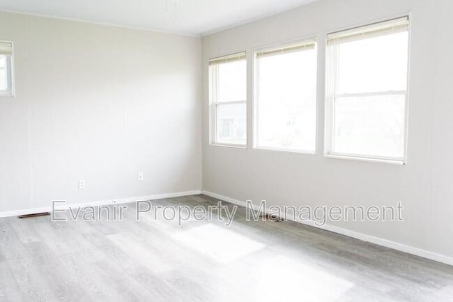 Photo - 2908 Ghent Ave