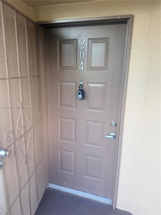 Photo - 12650 SW 15th St Unidad 204F