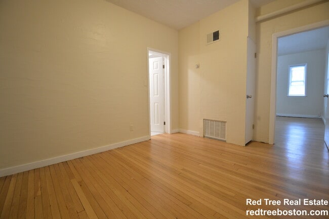 Photo - 303 Hancock St Unit 2