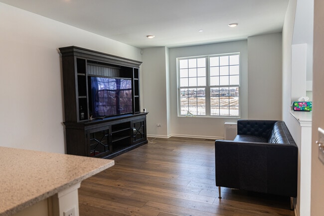 Photo - 9256 Harlowe Ln