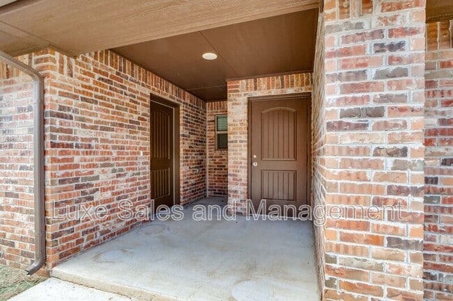 Photo - 437 Chalk Hill Ct