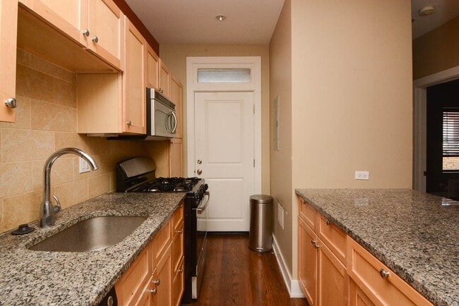 Photo - 726 W Addison St Unit N4