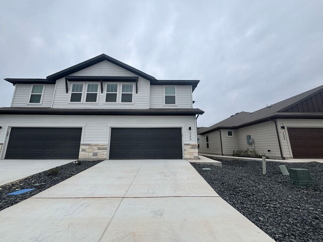 Photo - Want luxury living in the Far West ...Look no further...Amanda Park is it