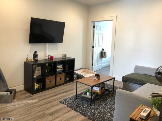 Photo - 81 Glenridge Ave Unidad 2