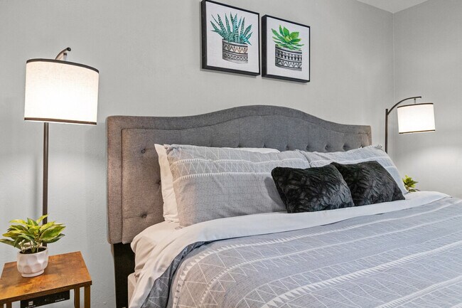 Photo - 2713 N Locust St Unit ID1296545P