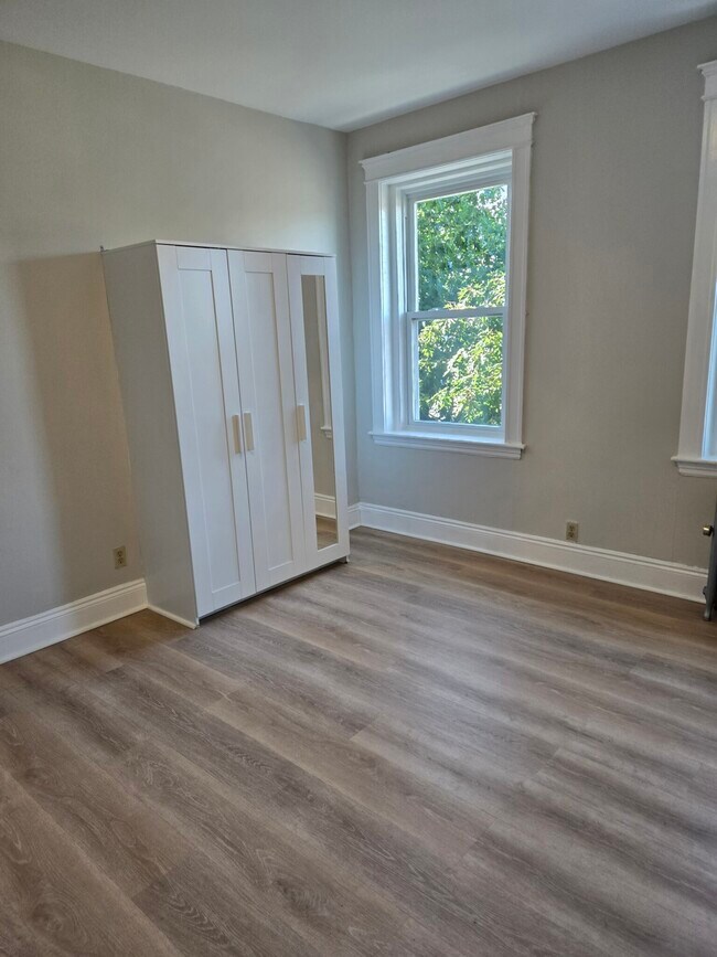 Photo - 1112 Boylston St