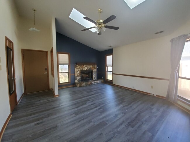 Photo - 545 Auburndale Ln