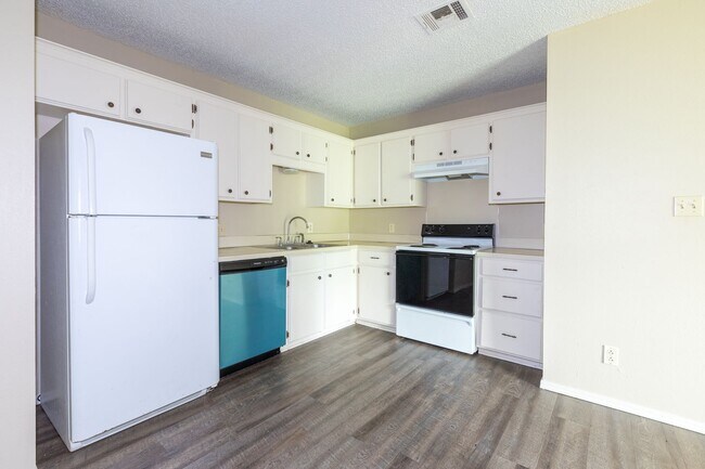 Photo - 1421 W Lillian St Unit 3