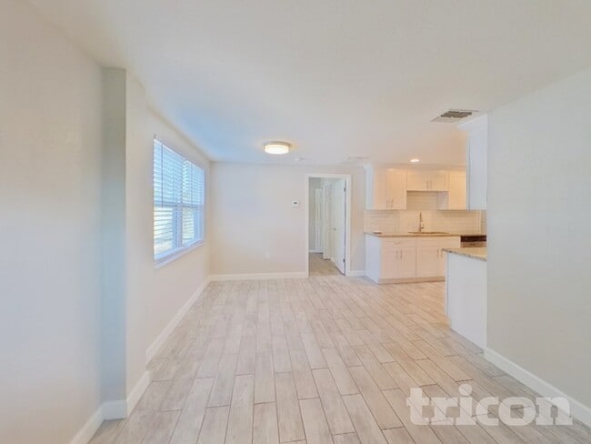 Photo - 4460 49th Ave N