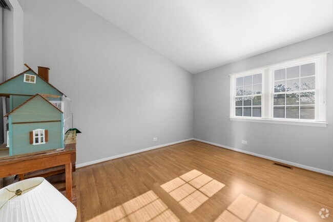 Building Photo - Schaumburg Two Story Townhome