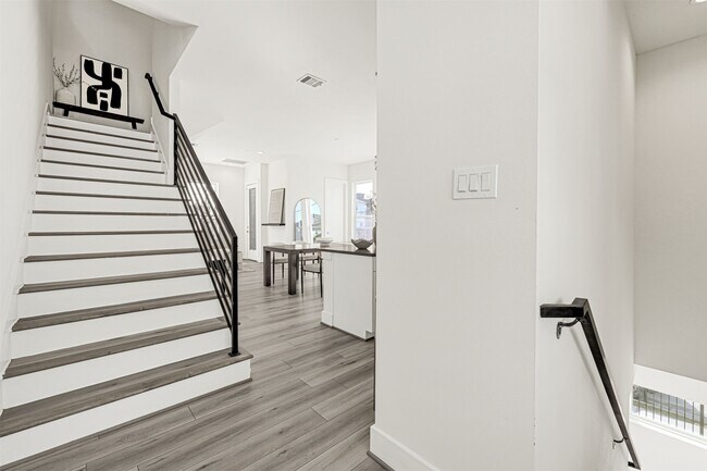 Photo - 3313 Baer St