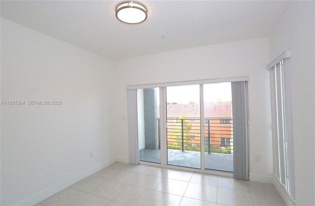 Photo - 6151 NW 182nd Ln Unidad 301