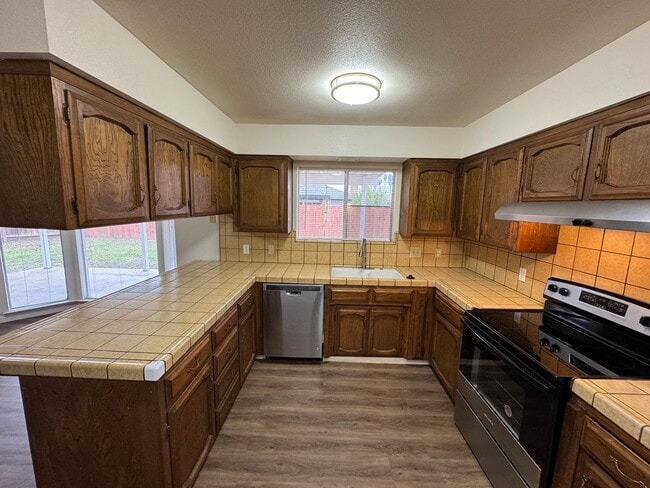 Photo - Reedley 3 Bedroom House