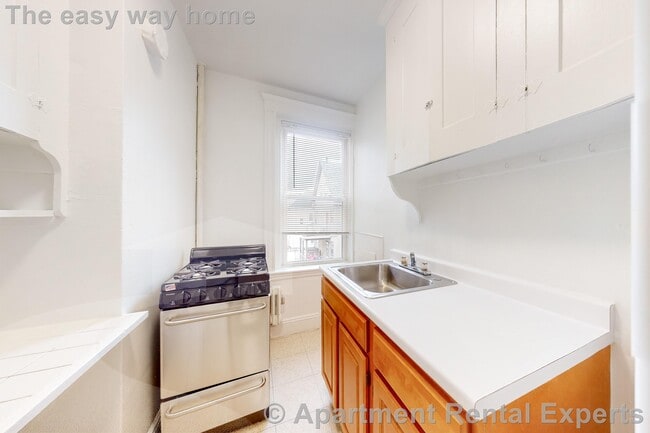 Photo - 170 Maple St Unit #207