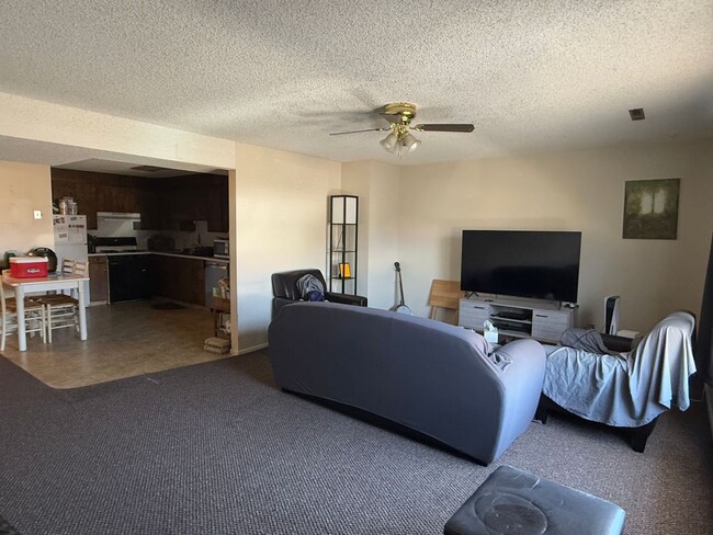 Building Photo - SINGLE FAMILY HOUSING -  2 bed/1 bath just off of University Parkway in Orem Unit 7