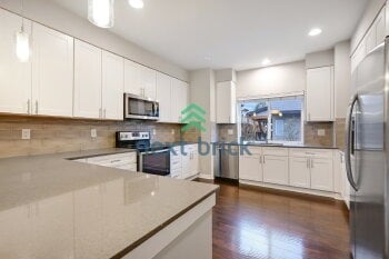 Photo - 4 BED & 3.5 BATH Townhouse FOR RENT